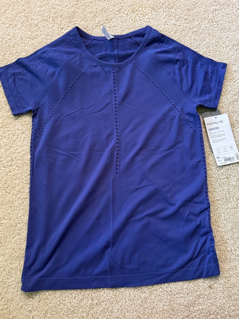Athleta Foothill Tee in Deep Blue